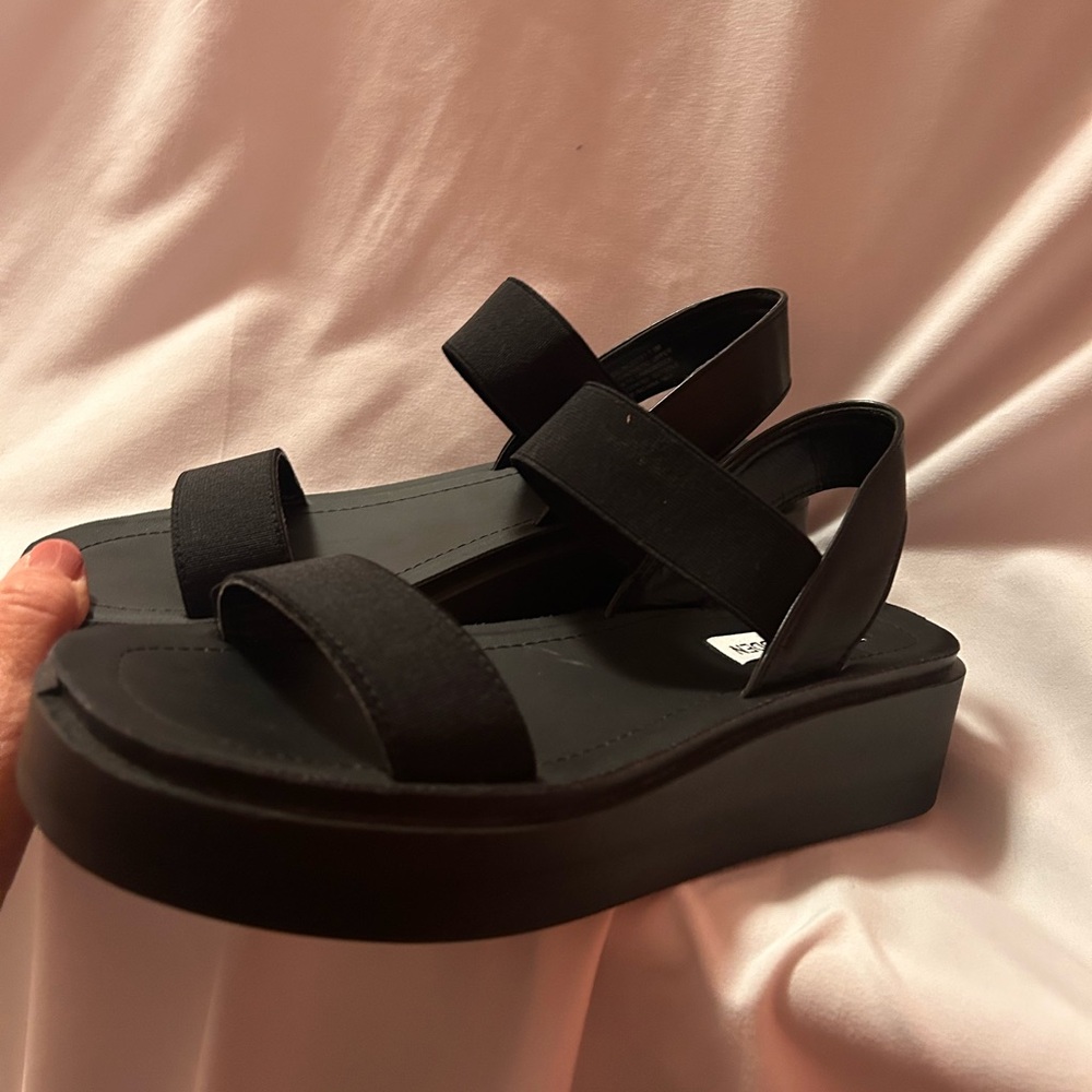 NWT!  Steve Madden sandals
